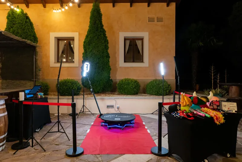 Plataforma 360 de El Carrete preparada con iluminación